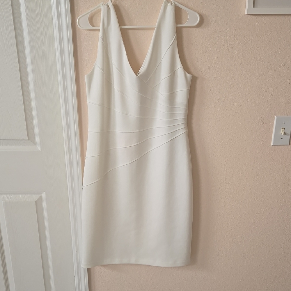 Cream V-Neck Sleeveless Sheath Dress